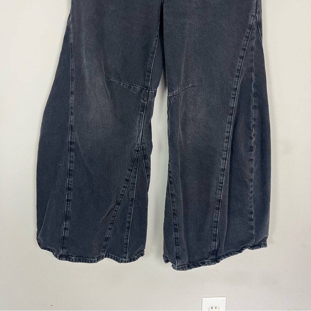 FREE PEOPLE WE THE FREE EDEN HIGH SLOUCHY FLARE JEANS IN BLACK SIZE 28 SHORT - Picture 10 of 16